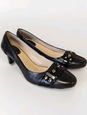 Cole Haan Liana Pumps Women's Black Leather Heels Gold Buckle Accent Size 8.5